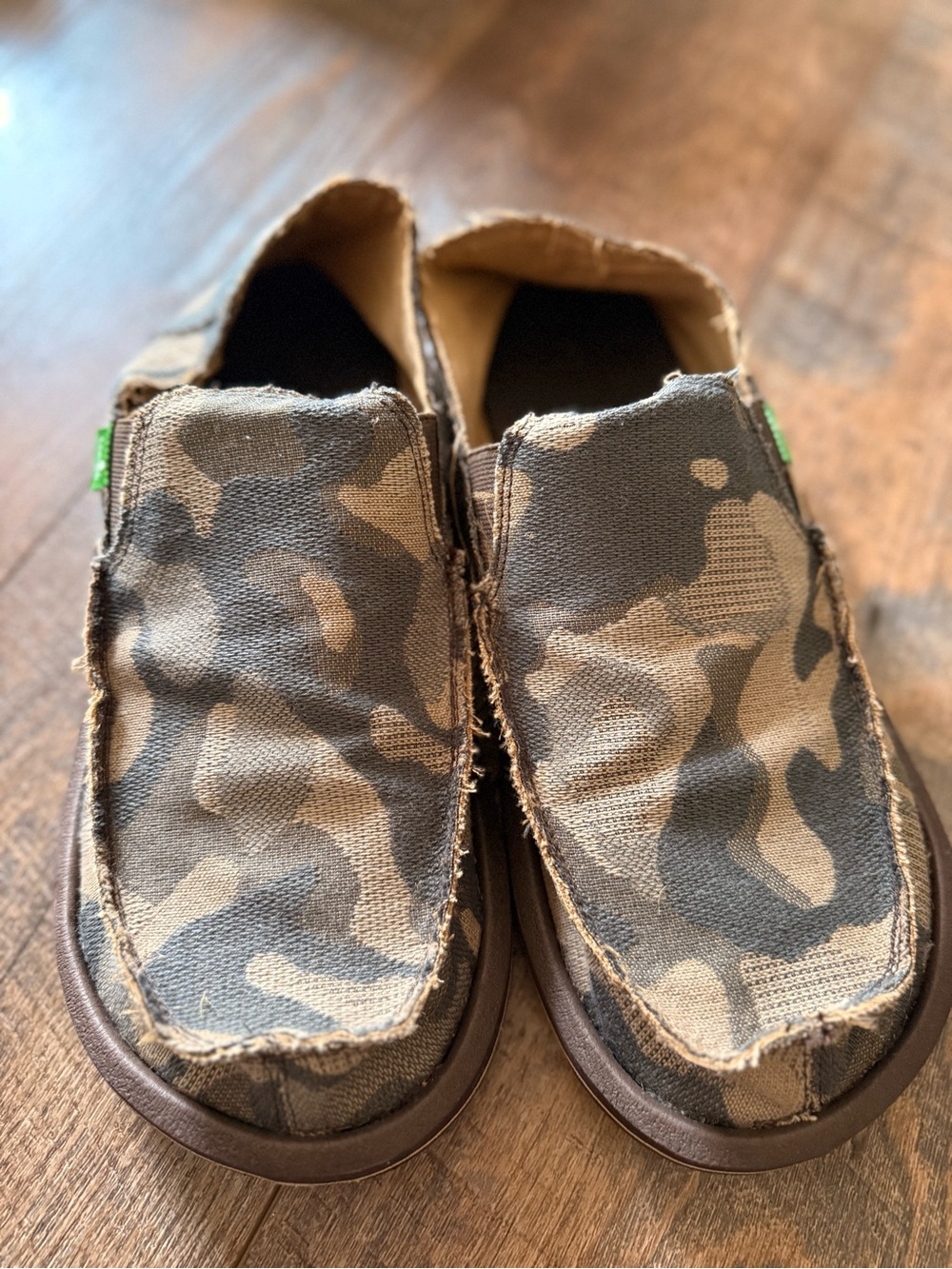 Sanuk Men’s Blue Gray Camo Slip-On Loafers - Picture 2 of 4